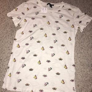 Forever 21 Tops - Unicorn and UFOs Graphic Fitted T-shirt 🦄 👽 Forever 21 Tops - Unicorn and UFOs Graphic Fitted T-shirt 🦄 👽
